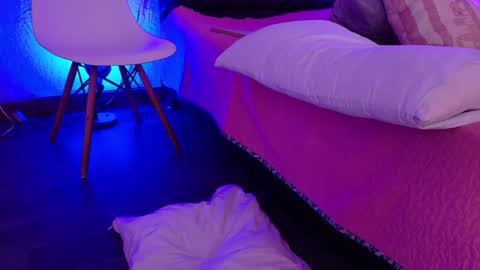 cuckoldlover69_ online show from February 28, 2025, 9:25 am