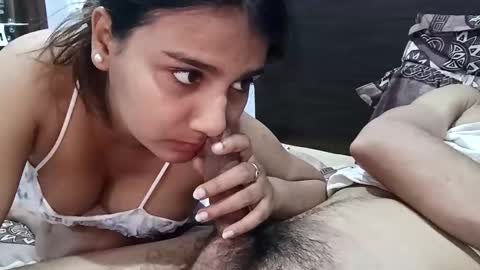 cuddlemuffins online show from April 19, 2026, 6:10 pm