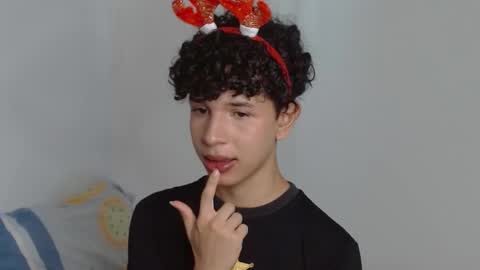 Cuddly online show from December 22, 2024, 5:21 pm