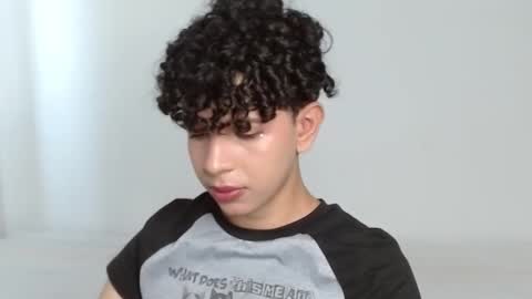 Cuddly online show from February 20, 2025, 4:03 pm