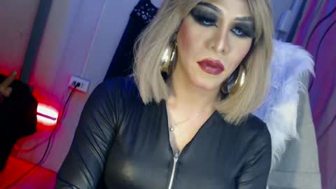 CUMMELA SLUTI online show from June 13, 2026, 9:29 am