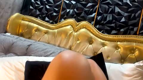 im KIM new girl to spoil online show from November 2, 2025, 8:11 pm