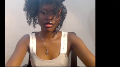 sophie online show from April 17, 2026, 7:55 am