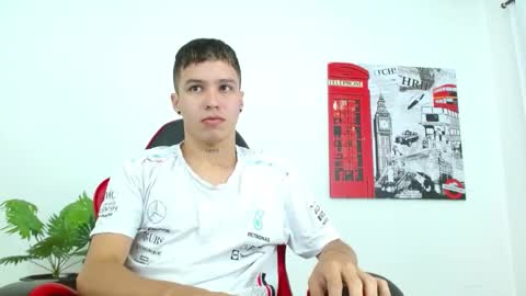 cumandres online show from September 19, 2025, 2:07 pm