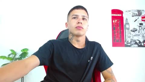 cumandres online show from March 26, 2026, 2:44 pm