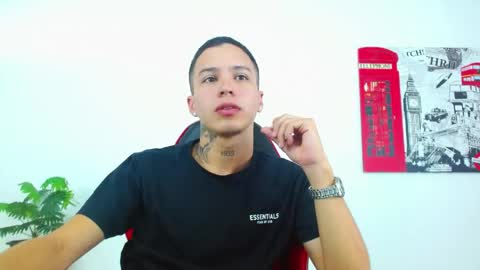 cumandres online show from April 22, 2026, 3:02 pm