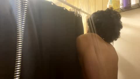 G BABY online show from December 3, 2024, 1:08 am