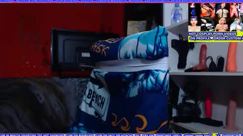 cuminmenowbby online show from April 20, 2026, 6:31 pm