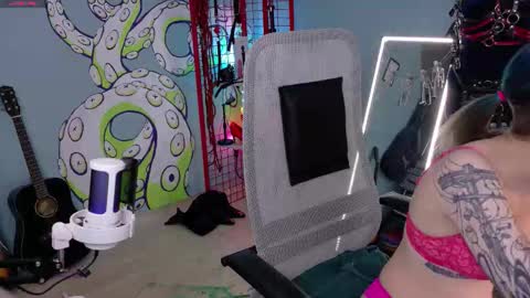 Snapshot of cumpotikeve chatting on March 1, 2026, 3:52 am CUMpotikEve online show from March 1, 2026, 3:52 am