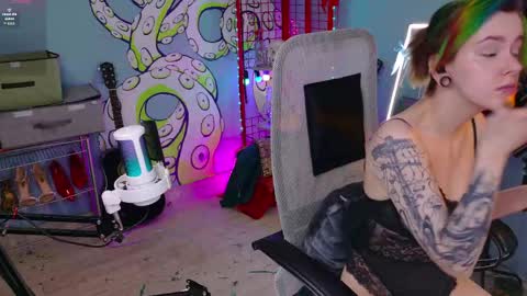 CUMpotikEve online show from April 27, 2026, 3:59 am