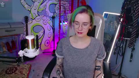 CUMpotikEve online show from April 30, 2026, 2:40 am