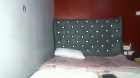 Shiiro online show from September 21, 2025, 1:29 am