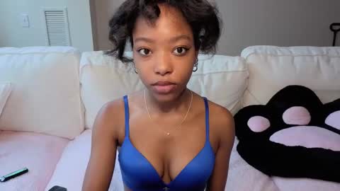 Anna online show from December 5, 2025, 2:47 pm