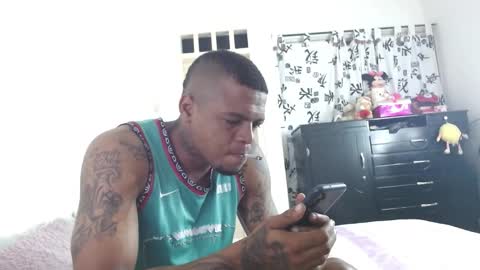 dominic and julieta... independent models online show from January 20, 2025, 10:29 am