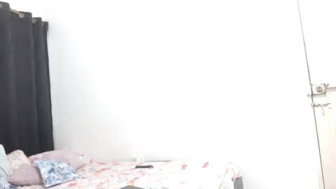 dominic and julieta... independent models online show from December 18, 2025, 11:16 am