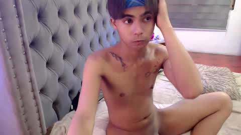 Snapshot of cuppycupcake_2 chatting on December 17, 2025, 7:31 pm Xyrien online show from December 17, 2025, 7:31 pm