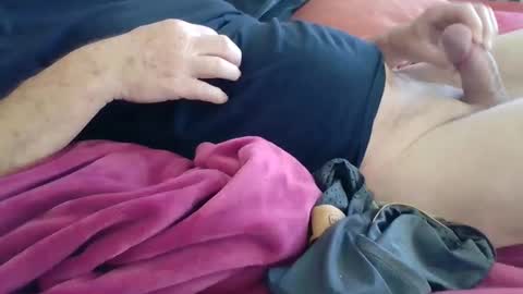 Snapshot of curiosthings chatting on October 11, 2025, 7:51 am curiosthings online show from October 11, 2025, 7:51 am