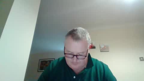 Snapshot of curiousax77 chatting on December 9, 2024, 9:17 am curiousax77 online show from December 9, 2024, 9:17 am