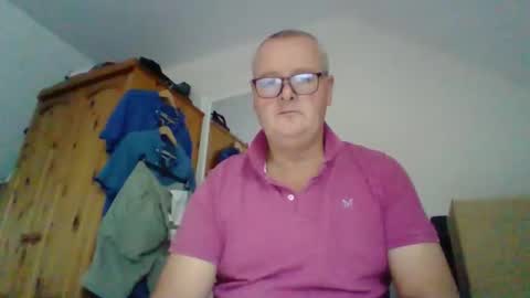 Snapshot of curiousax77 chatting on October 20, 2025, 8:37 am curiousax77 online show from October 20, 2025, 8:37 am