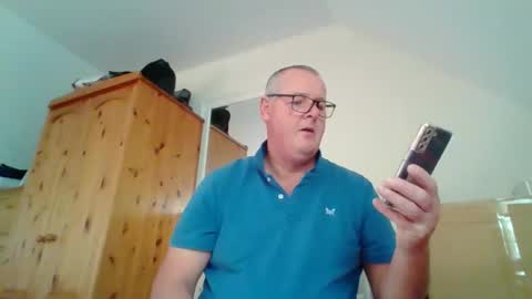 Snapshot of curiousax77 chatting on October 22, 2025, 8:14 am curiousax77 online show from October 22, 2025, 8:14 am