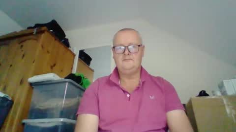 Snapshot of curiousax77 chatting on November 7, 2025, 9:31 am curiousax77 online show from November 7, 2025, 9:31 am