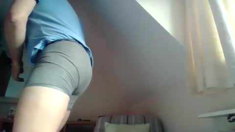 Snapshot of curiousax77 chatting on December 16, 2025, 1:16 pm curiousax77 online show from December 16, 2025, 1:16 pm