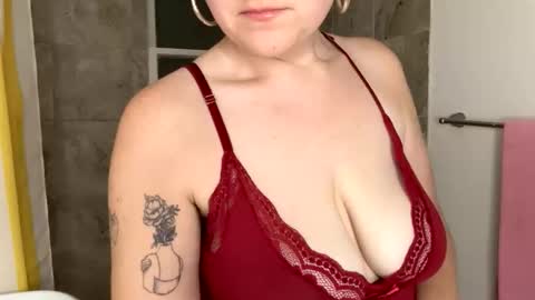 curliegirlee online show from February 20, 2026, 6:19 am