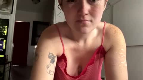 curliegirlee online show from April 21, 2026, 1:42 am