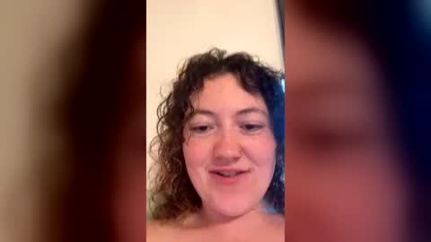 curliegirlee online show from June 15, 2026, 11:51 pm
