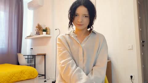 Kira online show from April 20, 2026, 12:52 pm