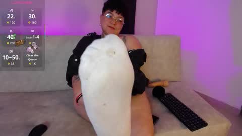 Snapshot of curly_cam_queen chatting on January 6, 2026, 8:18 am Bruna online show from January 6, 2026, 8:18 am