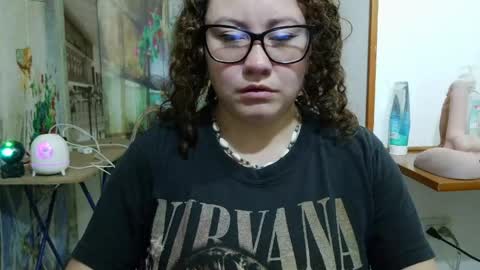 Vannesa online show from April 17, 2026, 3:09 am