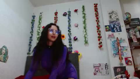 curlybutterfly online show from December 19, 2025, 10:28 pm