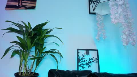 Rose online show from February 2, 2025, 2:38 am