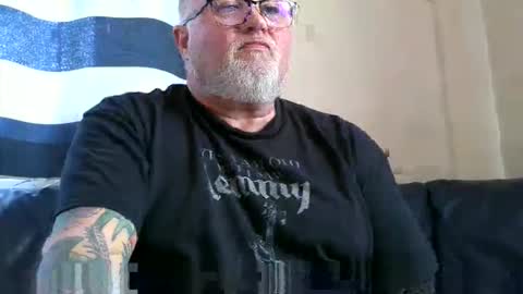 curtus14 online show from April 23, 2026, 3:36 pm