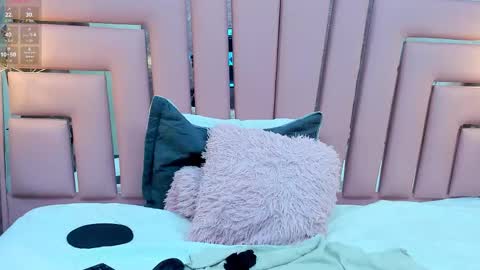 Alyanna  online show from November 9, 2025, 12:47 pm