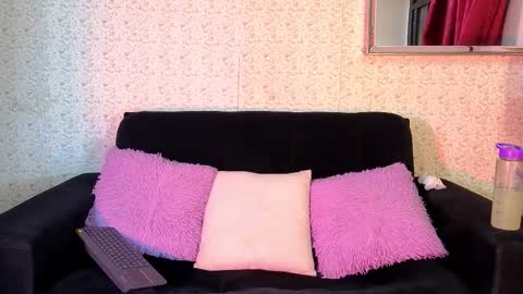 curvy_and_petite11_aws online show from October 15, 2025, 9:59 pm