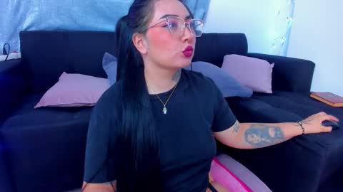 A online show from November 6, 2025, 2:45 am