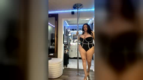 curvyfunlover online show from June 10, 2026, 9:30 am