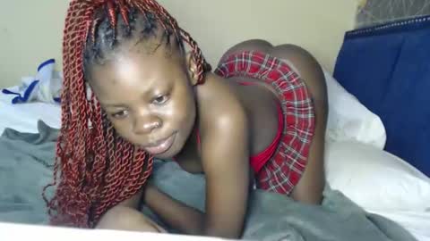 curvyjoan online show from February 25, 2026, 9:19 am