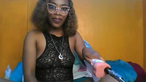 curvylyin online show from March 30, 2026, 11:55 am