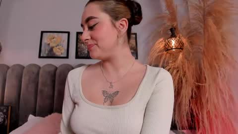 Amber  online show from April 18, 2026, 7:58 pm