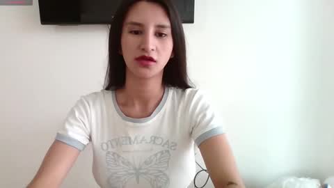 cute_amber_1 online show from February 18, 2025, 7:52 pm