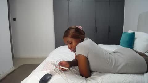 Liya online show from March 25, 2026, 5:30 pm