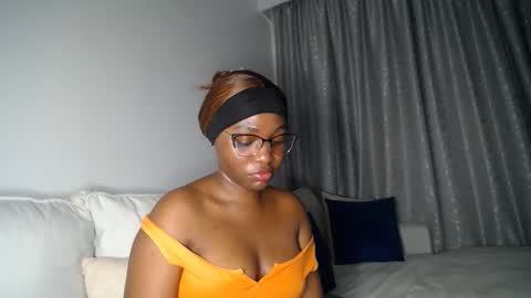 Liya online show from April 22, 2026, 1:08 am