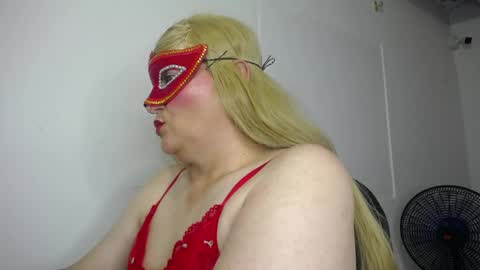 cute_boys_19 online show from April 21, 2026, 9:39 pm