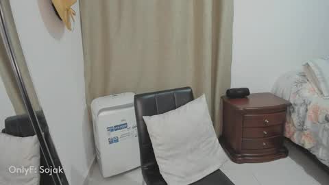 Snapshot of cute_brunett chatting on April 28, 2026, 4:06 am Sara online show from April 28, 2026, 4:06 am