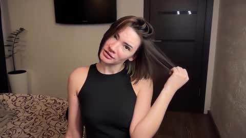 Snapshot of cute_bubbles chatting on October 10, 2025, 6:18 pm cute_bubbles online show from October 10, 2025, 6:18 pm