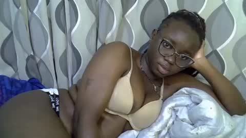 Snapshot of cute_gee chatting on June 10, 2026, 7:18 am daddysdoll online show from June 10, 2026, 7:18 am