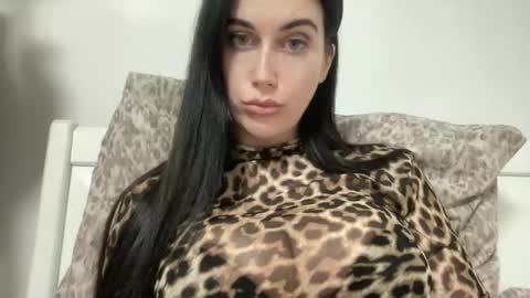 cute_kriss94 online show from December 5, 2025, 6:59 pm